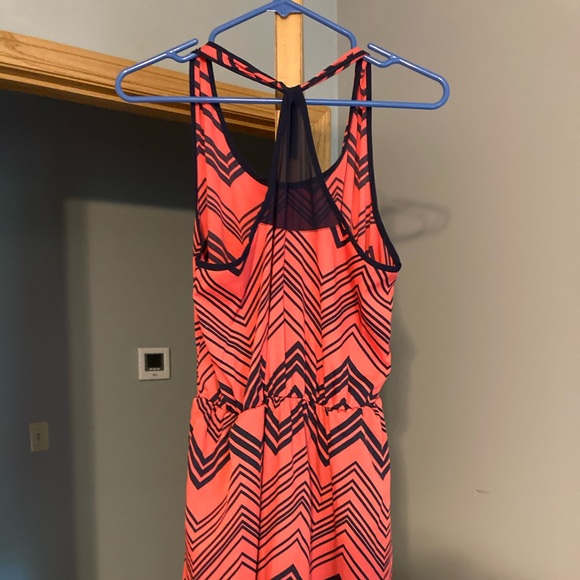 Triangle back - Picture 2 of 2